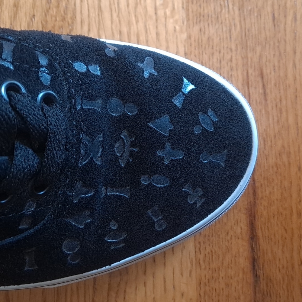 Vans. Black With Embossed Pattern. - image 2